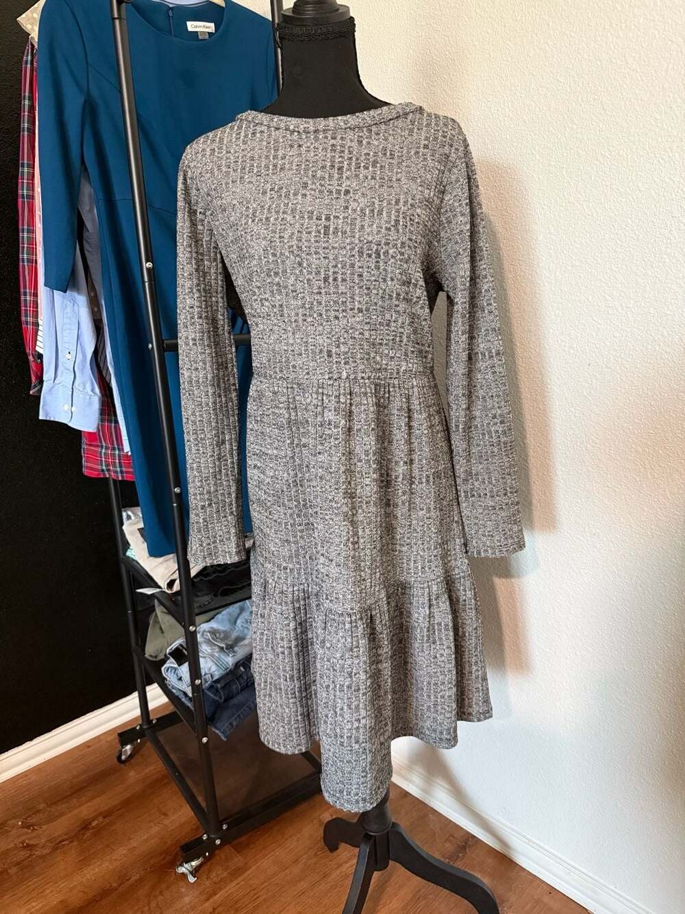 Maggy London Women's Gray Textured Ribbed Long Sleeve Sweater Dress, Size 12
